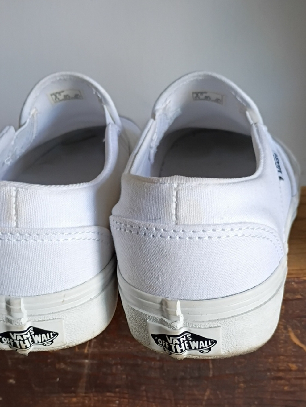 Vans Asher White canvas slip-on sneakers - Picture 7 of 9